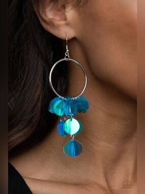 ❤️‍🔥5/$25❤️‍🔥 Holographic Hype Blue Earrings
